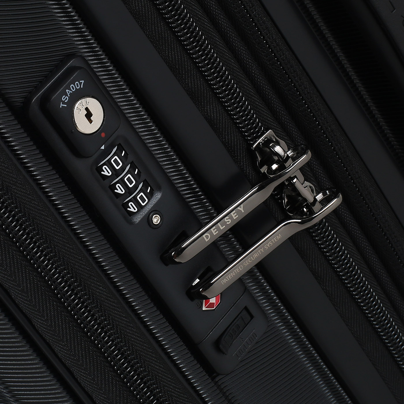 Чемодан маленький S из поликарбоната Delsey Shadow 5.0